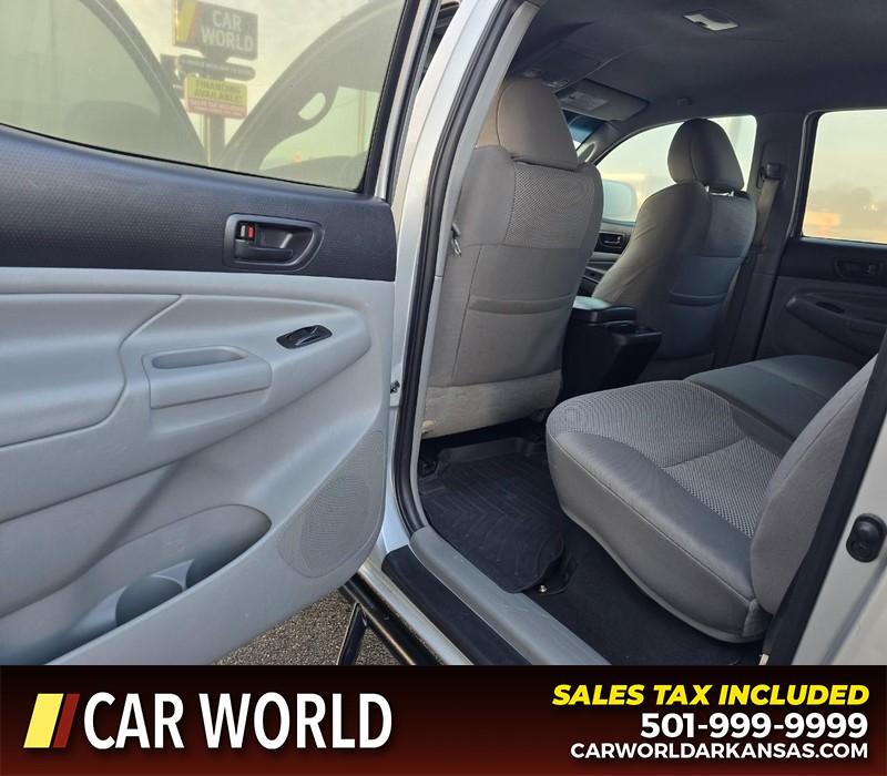 Toyota Tacoma Vehicle Full-screen Gallery Image 9