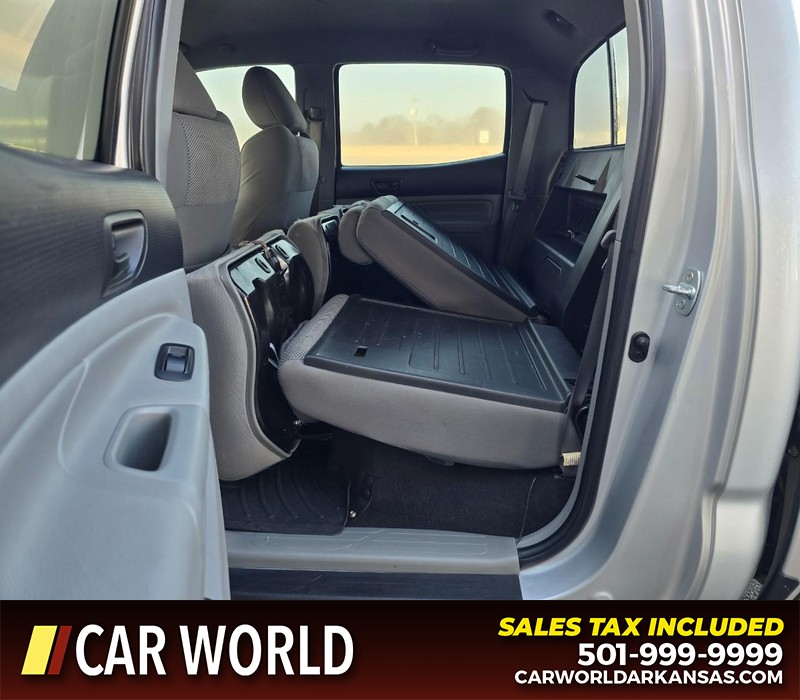 Toyota Tacoma Vehicle Full-screen Gallery Image 11