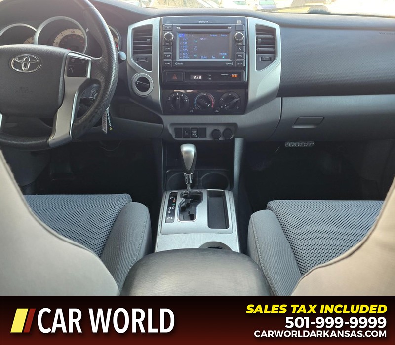 Toyota Tacoma Vehicle Full-screen Gallery Image 18