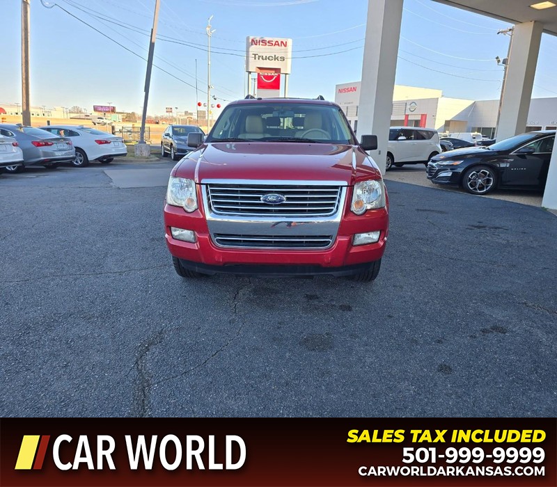 Ford Explorer Vehicle Full-screen Gallery Image 2