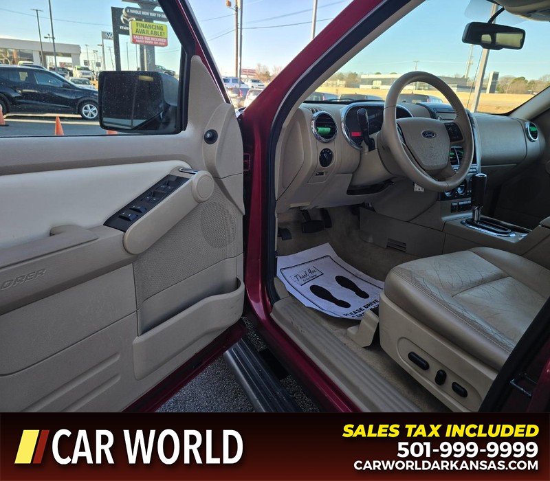 Ford Explorer Vehicle Full-screen Gallery Image 7