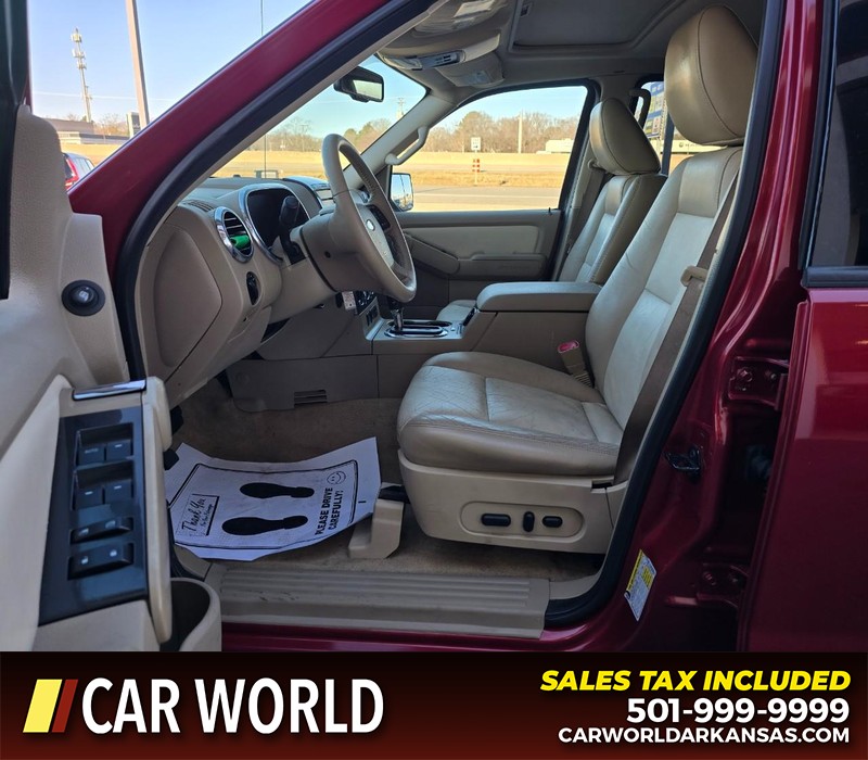 Ford Explorer Vehicle Full-screen Gallery Image 8