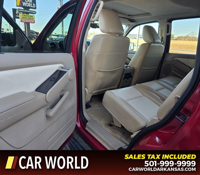 Ford Explorer Vehicle Full-screen Gallery Image 9