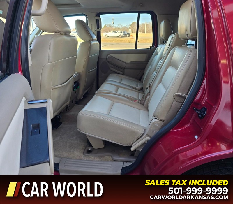 Ford Explorer Vehicle Full-screen Gallery Image 10