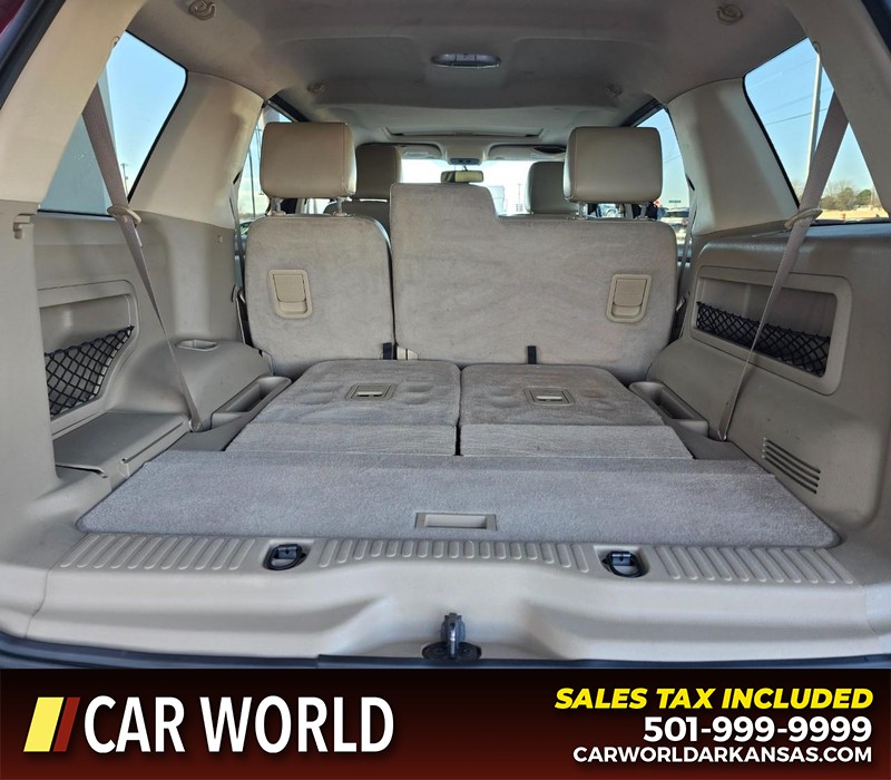 Ford Explorer Vehicle Full-screen Gallery Image 17