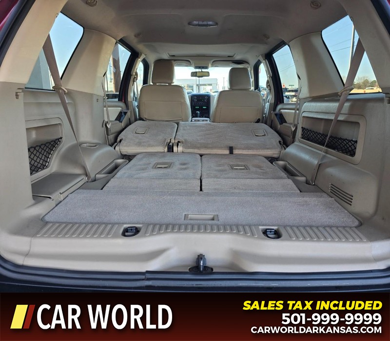 Ford Explorer Vehicle Full-screen Gallery Image 18