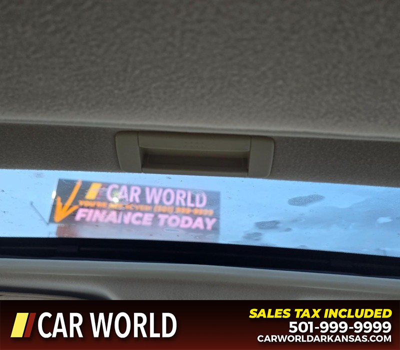 Ford Explorer Vehicle Full-screen Gallery Image 23