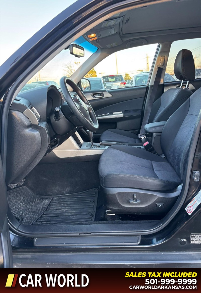 Subaru Forester Vehicle Full-screen Gallery Image 11