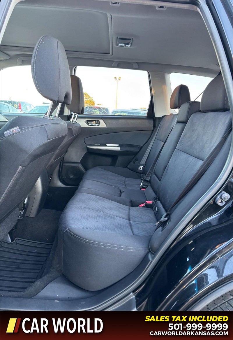 Subaru Forester Vehicle Full-screen Gallery Image 13