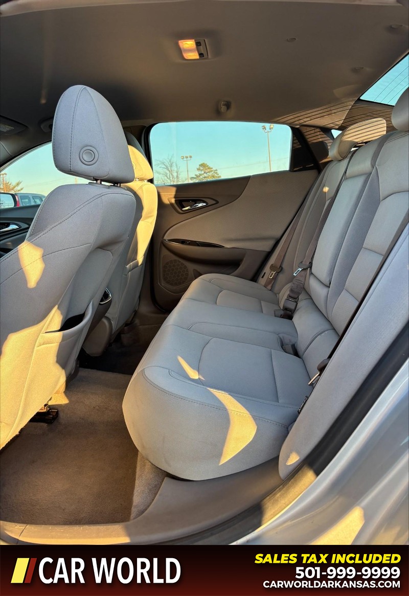 Chevrolet Malibu Vehicle Full-screen Gallery Image 15