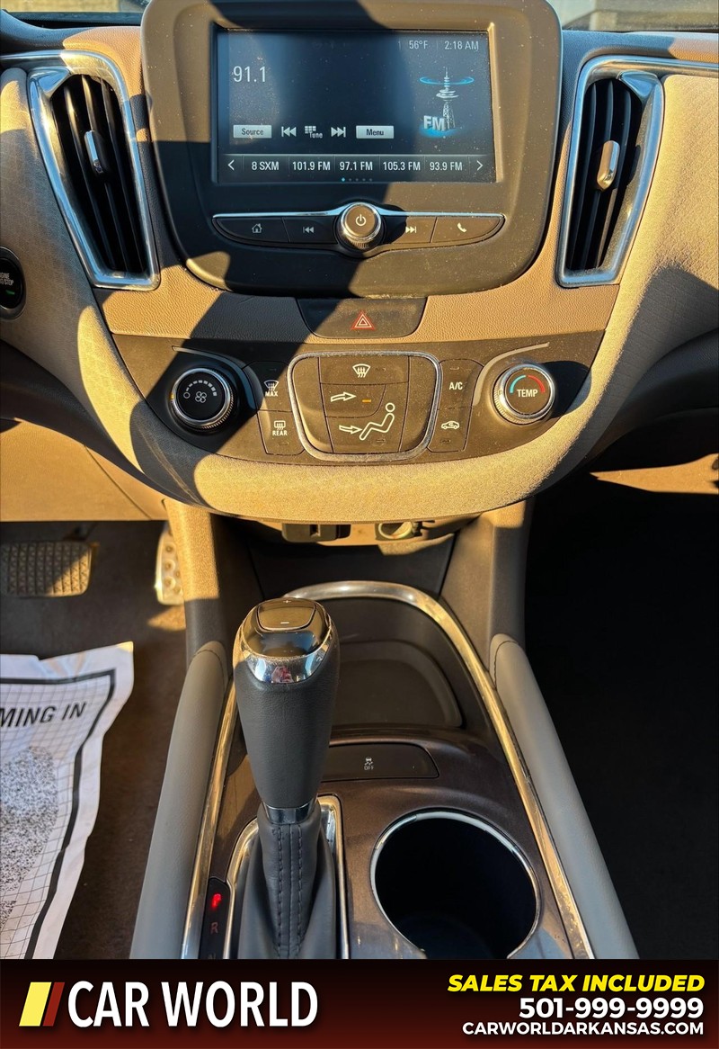 Chevrolet Malibu Vehicle Full-screen Gallery Image 17