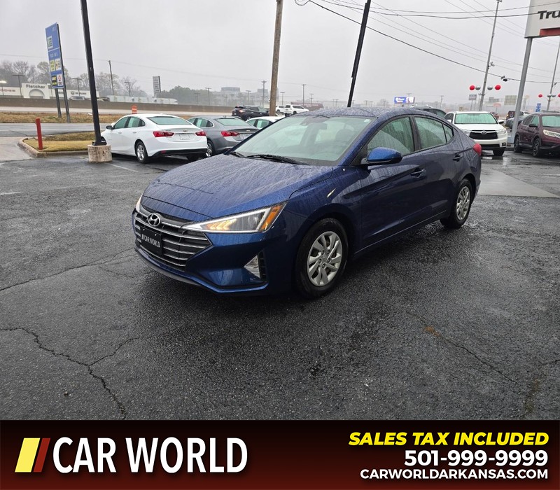 Hyundai Elantra Vehicle Full-screen Gallery Image 3