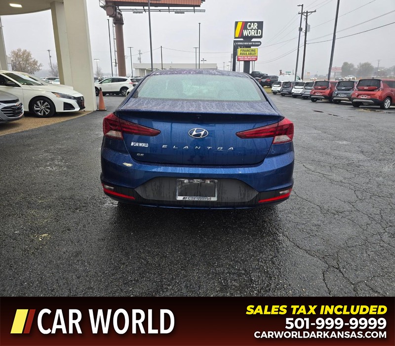 Hyundai Elantra Vehicle Full-screen Gallery Image 5