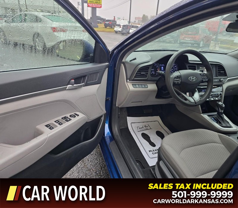 Hyundai Elantra Vehicle Full-screen Gallery Image 7