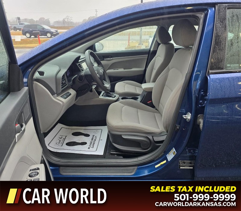 Hyundai Elantra Vehicle Full-screen Gallery Image 8