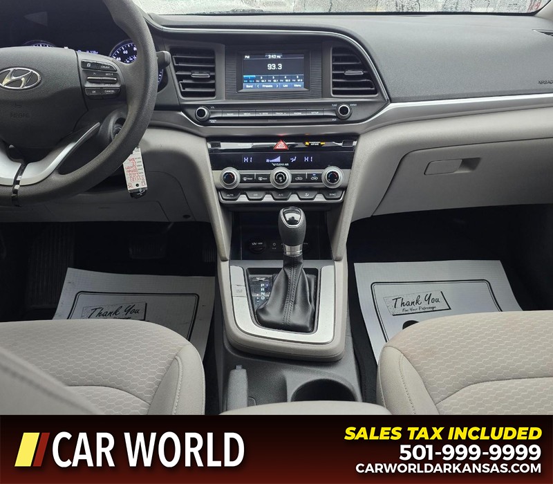 Hyundai Elantra Vehicle Full-screen Gallery Image 18