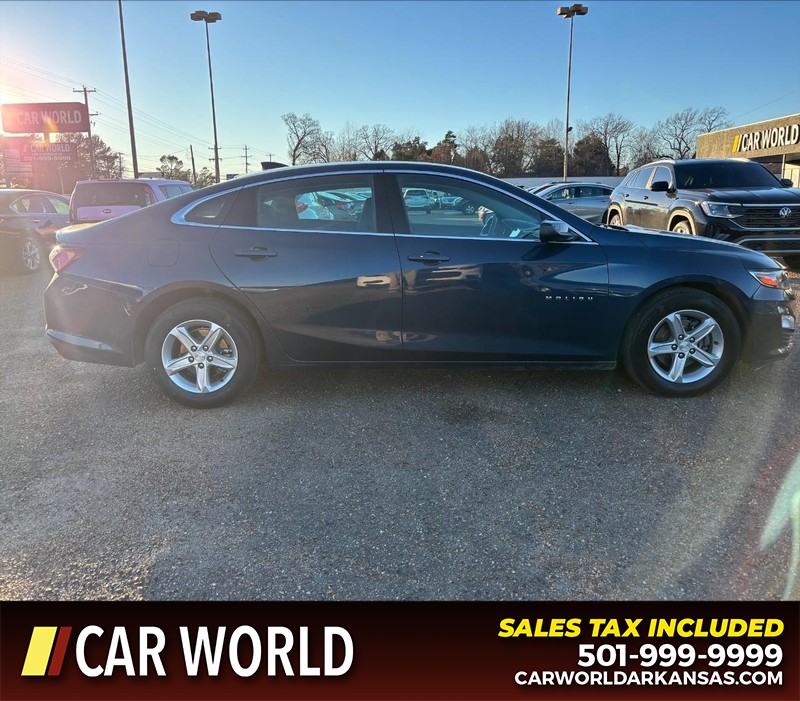 Chevrolet Malibu Vehicle Full-screen Gallery Image 2