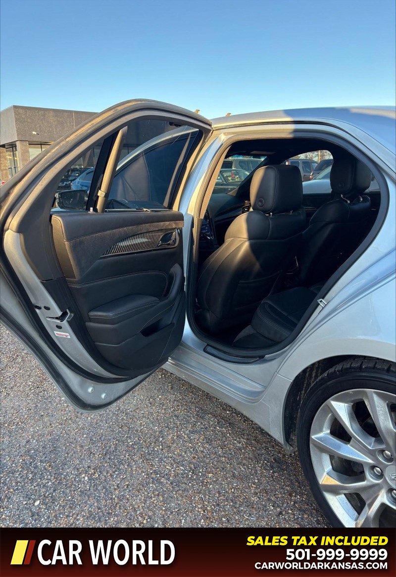 Cadillac CTS Sedan Vehicle Full-screen Gallery Image 14