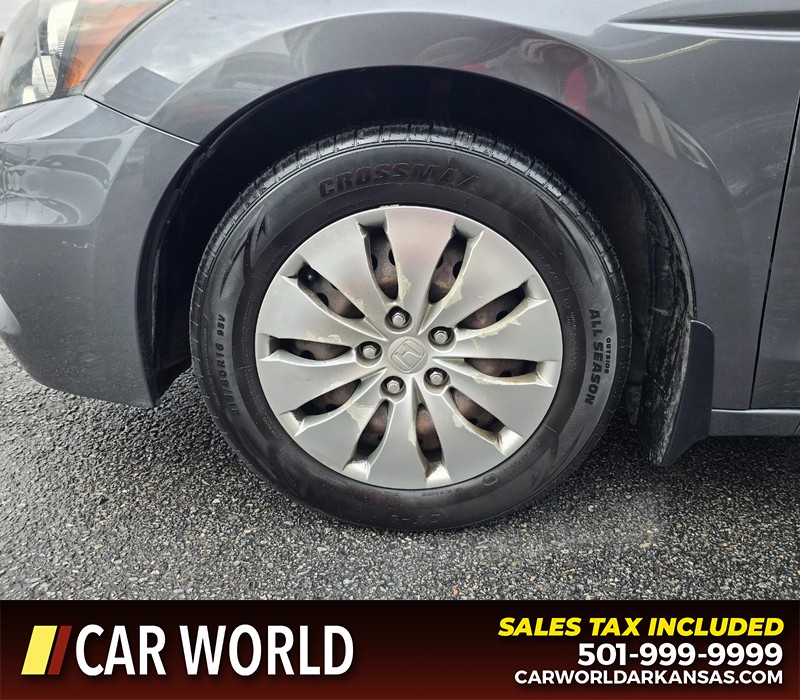 Honda Accord Sedan Vehicle Full-screen Gallery Image 6