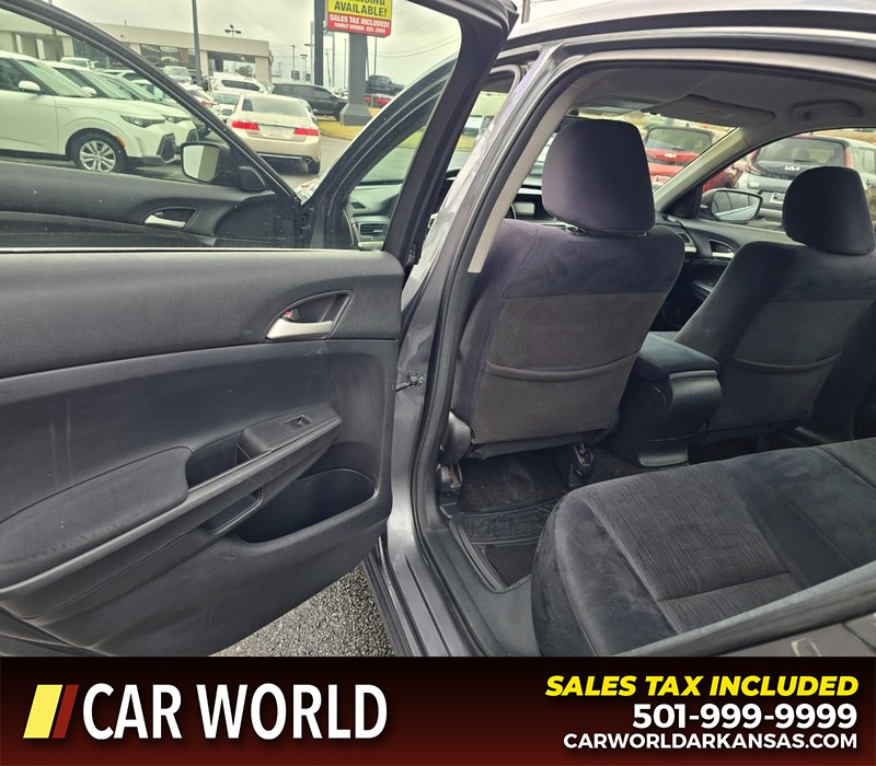 Honda Accord Sedan Vehicle Full-screen Gallery Image 9