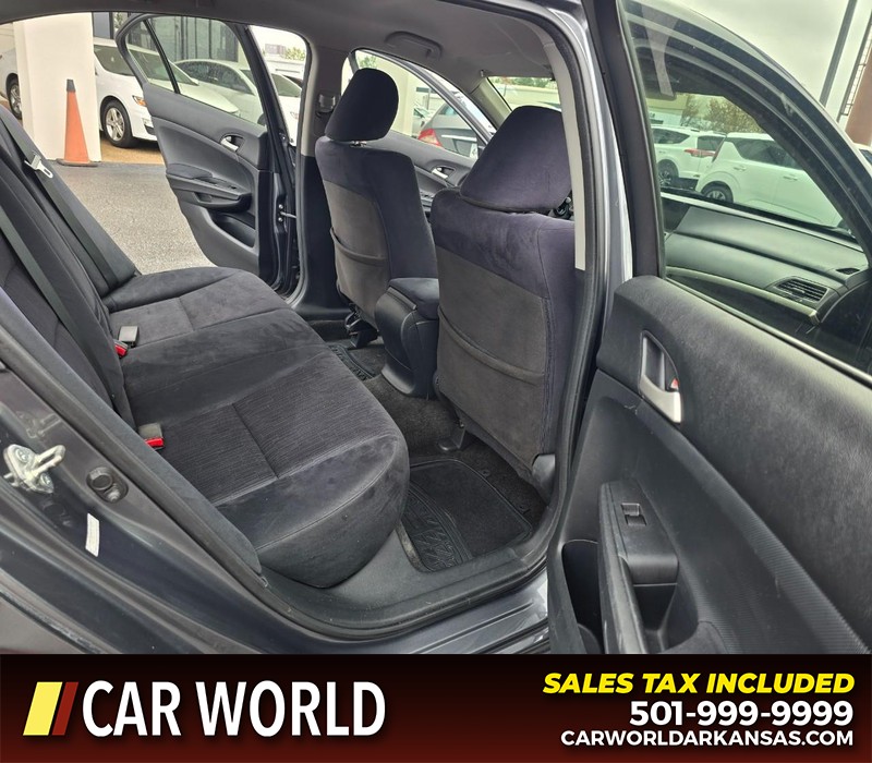 Honda Accord Sedan Vehicle Full-screen Gallery Image 12