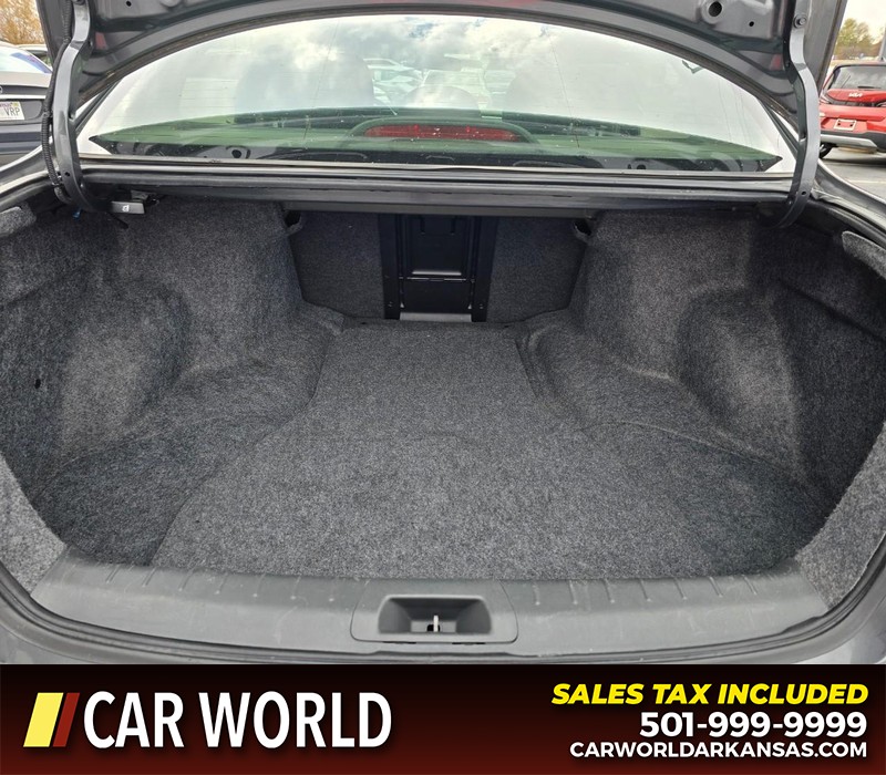 Honda Accord Sedan Vehicle Full-screen Gallery Image 13