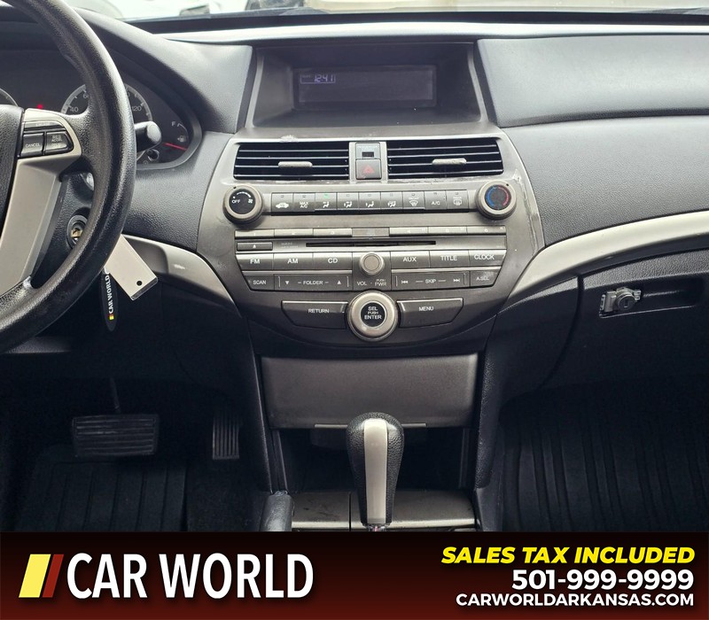 Honda Accord Sedan Vehicle Full-screen Gallery Image 17