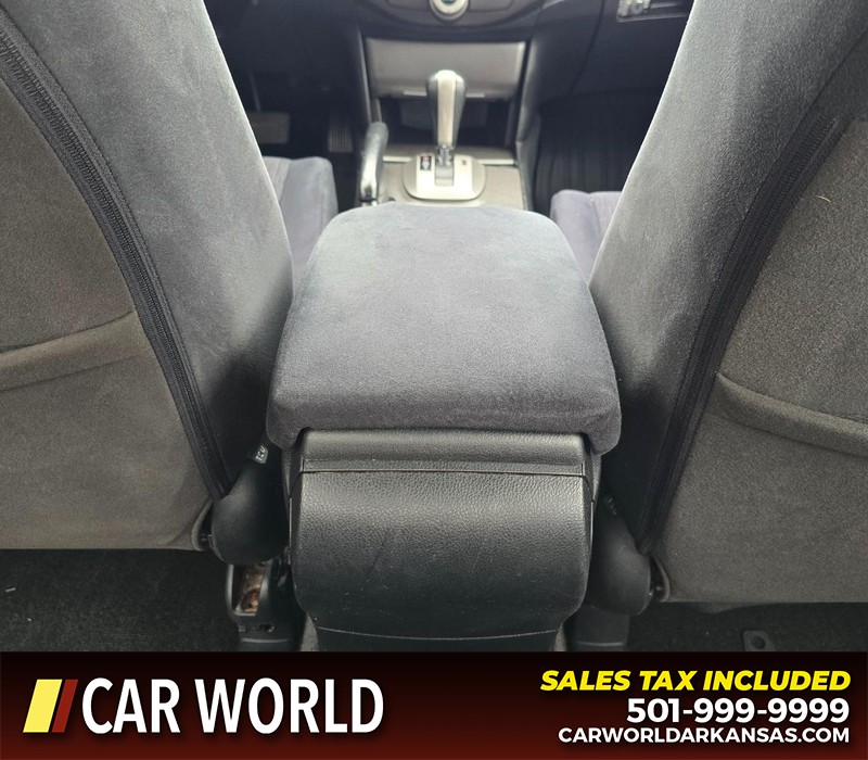 Honda Accord Sedan Vehicle Full-screen Gallery Image 18