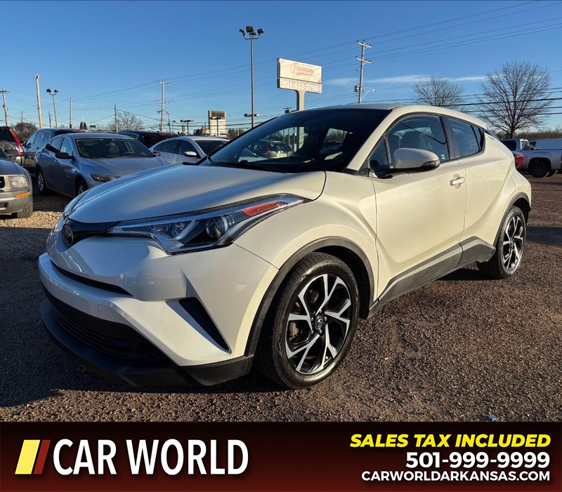 Toyota C-HR Vehicle Full-screen Gallery Image 9