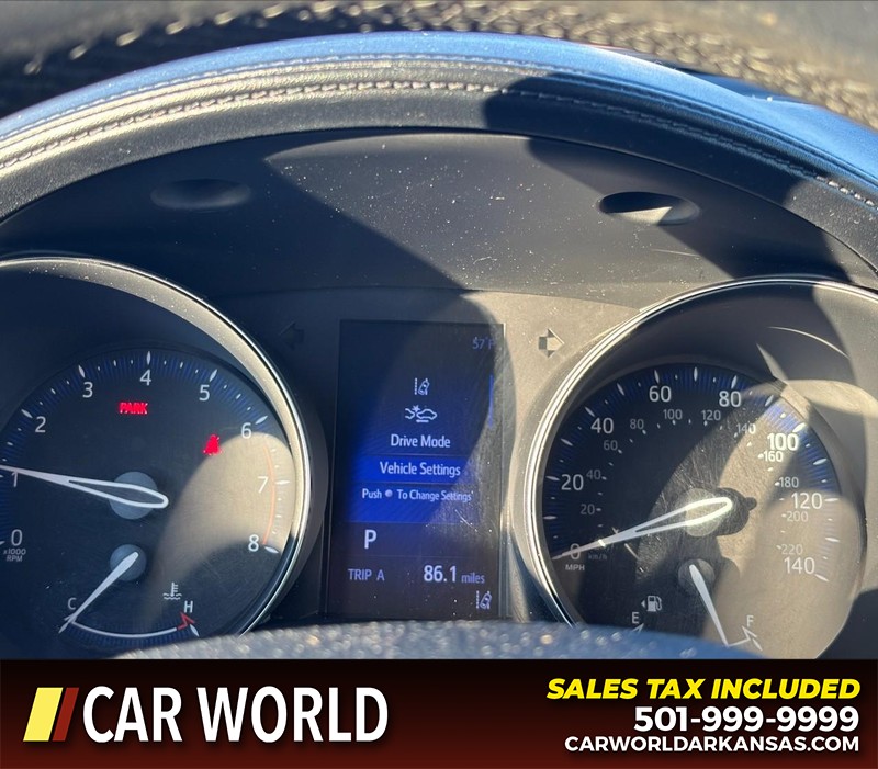 Toyota C-HR Vehicle Full-screen Gallery Image 20