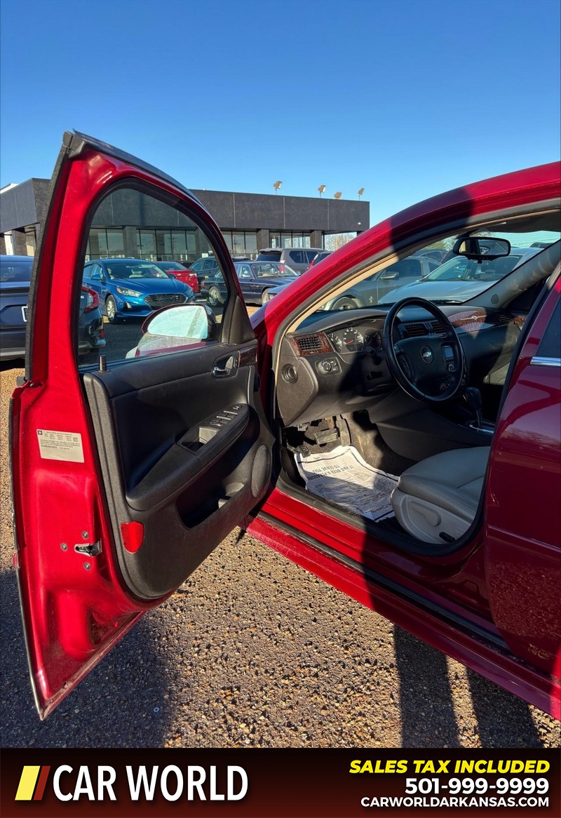 Chevrolet Impala Vehicle Full-screen Gallery Image 12