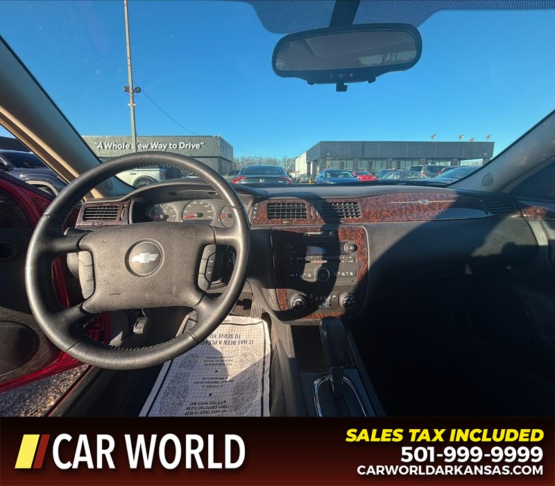 Chevrolet Impala Vehicle Full-screen Gallery Image 16