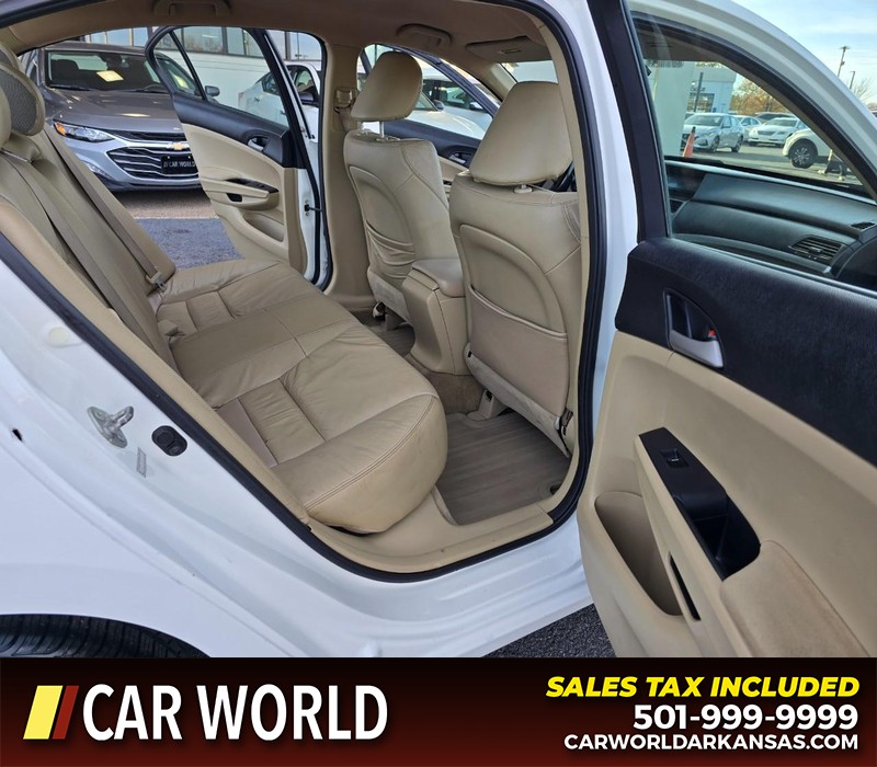 Honda Accord Sedan Vehicle Full-screen Gallery Image 12