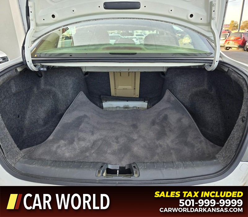 Honda Accord Sedan Vehicle Full-screen Gallery Image 13