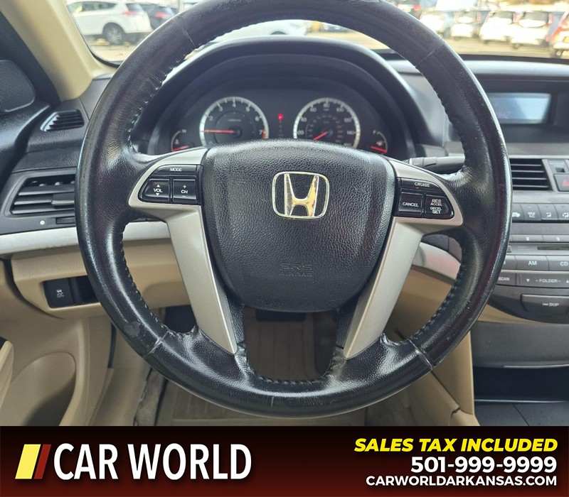 Honda Accord Sedan Vehicle Full-screen Gallery Image 14