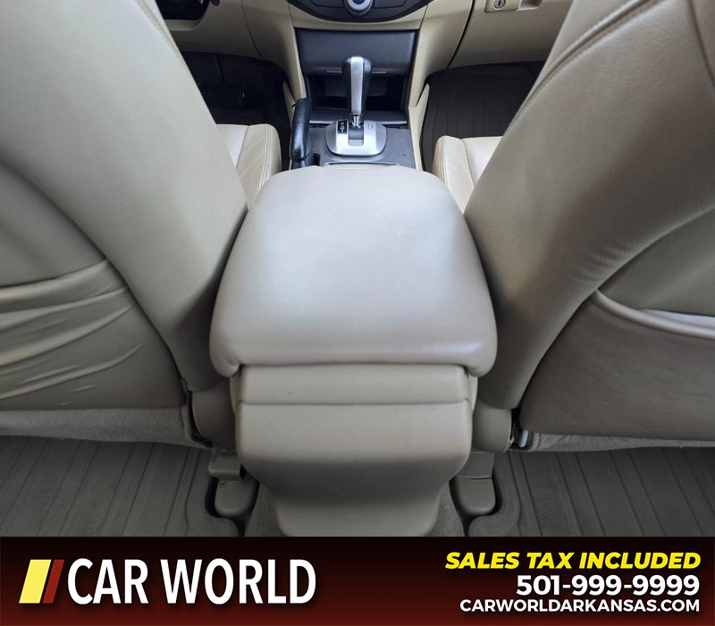 Honda Accord Sedan Vehicle Full-screen Gallery Image 18