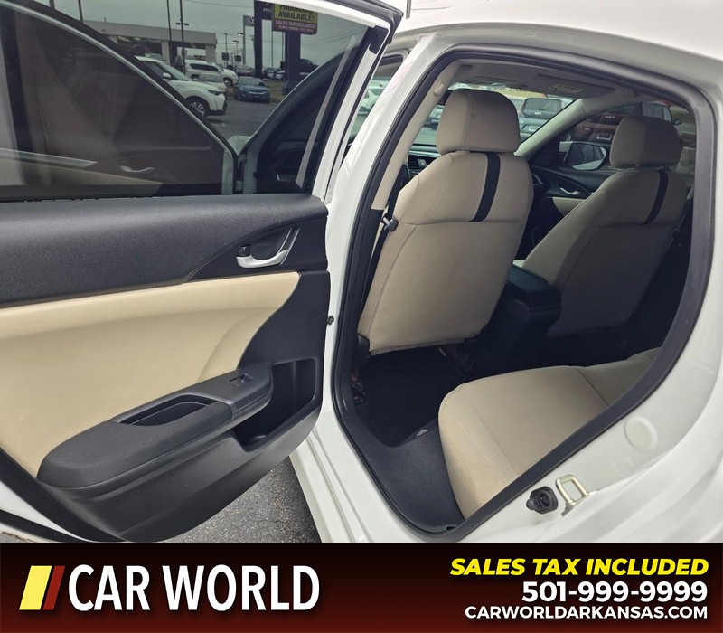 Honda Civic Sedan Vehicle Full-screen Gallery Image 9