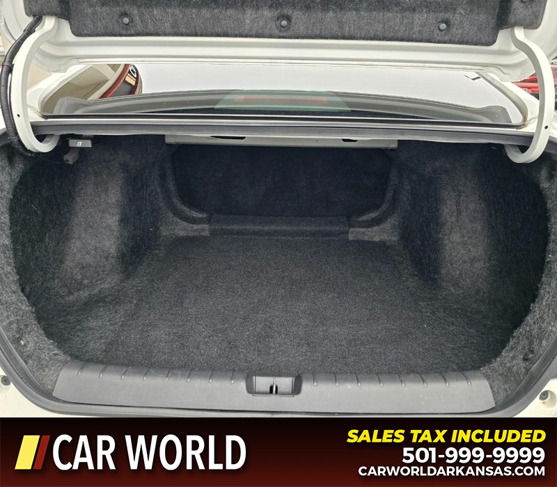 Honda Civic Sedan Vehicle Full-screen Gallery Image 13