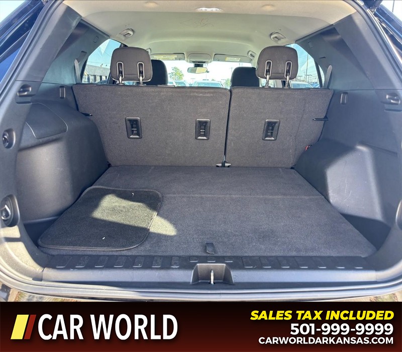 Chevrolet Equinox Vehicle Full-screen Gallery Image 6