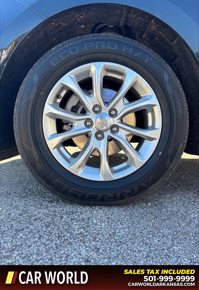 Chevrolet Equinox Vehicle Full-screen Gallery Image 11