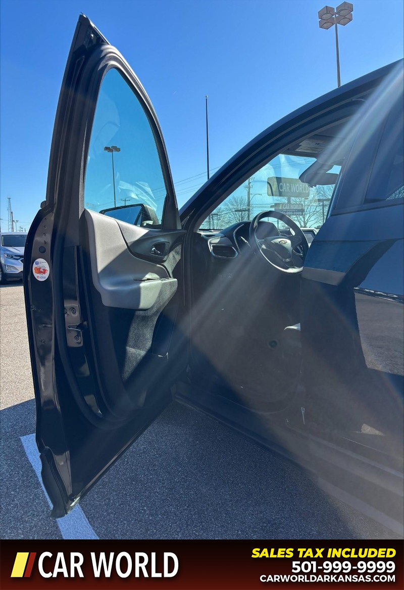 Chevrolet Equinox Vehicle Full-screen Gallery Image 12