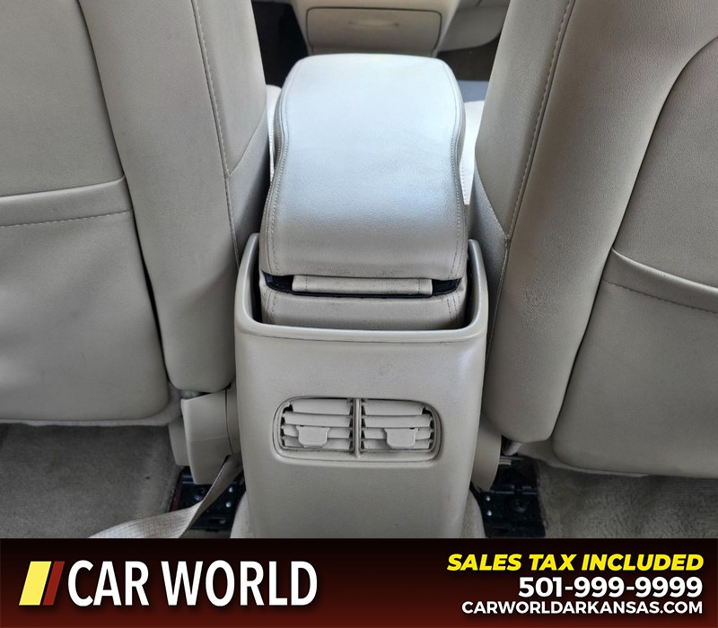 Buick Lucerne Vehicle Full-screen Gallery Image 19