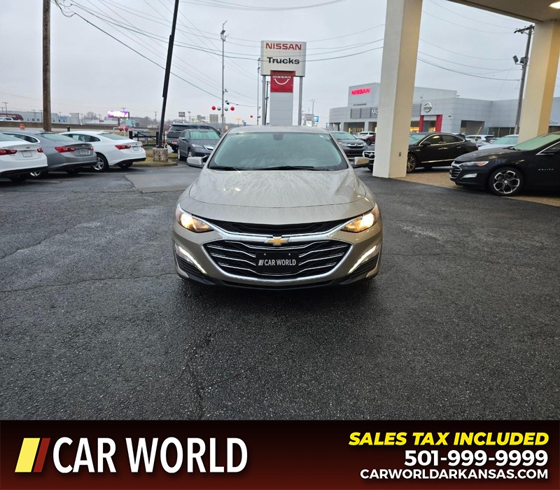 Chevrolet Malibu Vehicle Full-screen Gallery Image 2