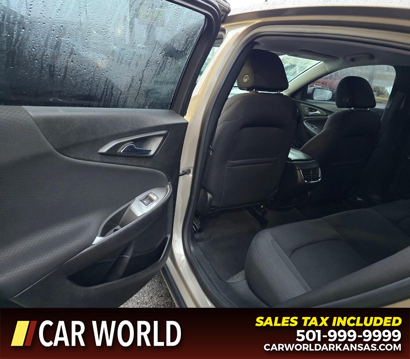 Chevrolet Malibu Vehicle Full-screen Gallery Image 9