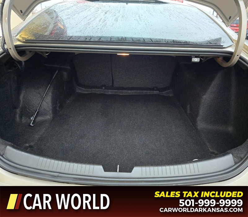 Chevrolet Malibu Vehicle Full-screen Gallery Image 13