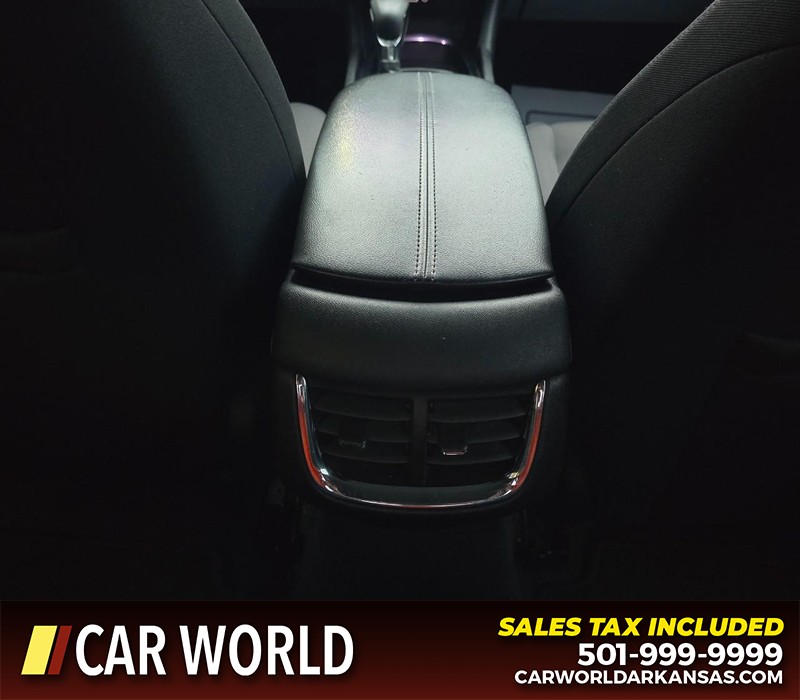 Chevrolet Malibu Vehicle Full-screen Gallery Image 19