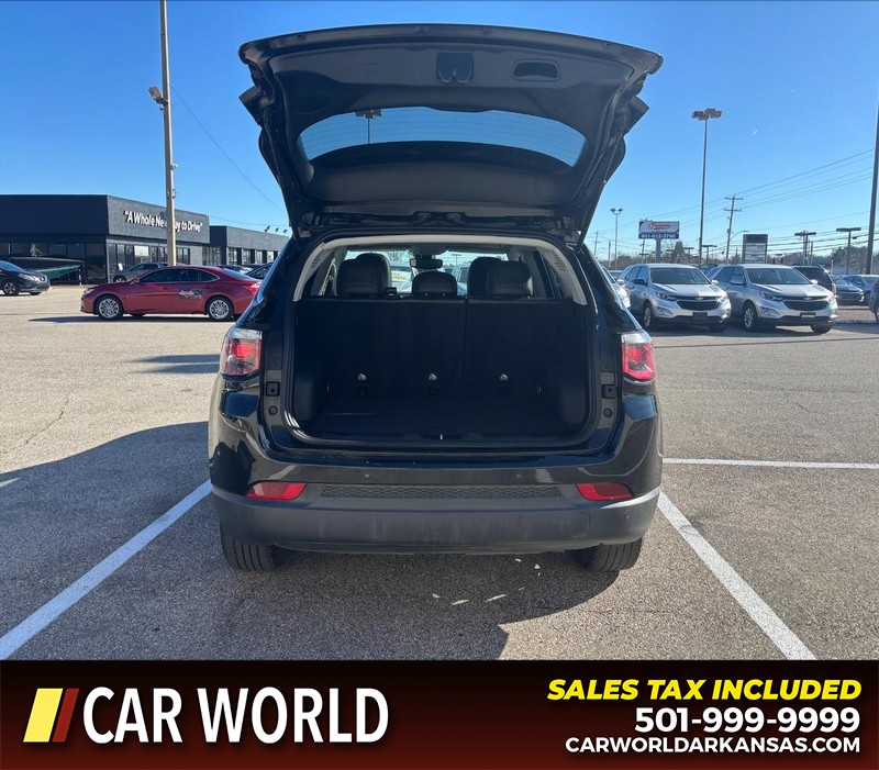 Jeep Compass Vehicle Full-screen Gallery Image 5