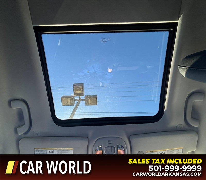 Jeep Compass Vehicle Full-screen Gallery Image 16