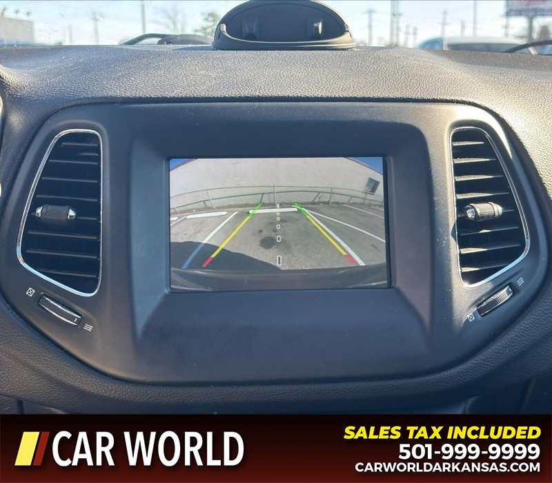 Jeep Compass Vehicle Full-screen Gallery Image 19