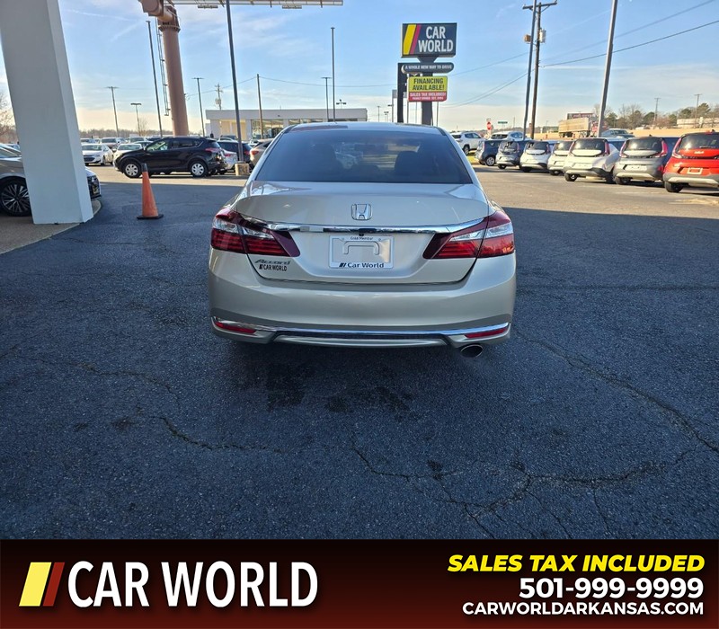 Honda Accord Sedan Vehicle Full-screen Gallery Image 5